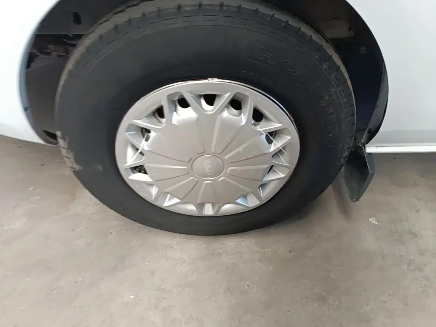 Ford Transit 2019 2.0T Diesel Commercial & Travel Mid-axle Mid-roof 9-Seater China VI — миниатюра 15