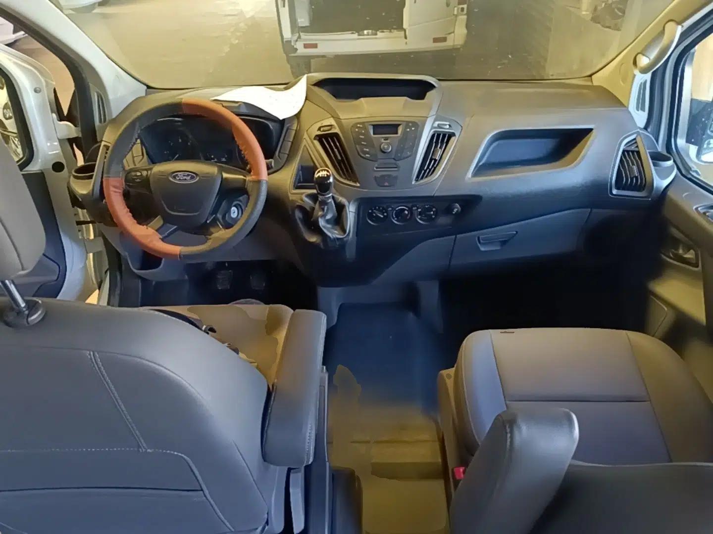 Ford Transit 2019 2.0T Diesel Commercial & Travel Mid-axle Mid-roof 9-Seater China VI — миниатюра 17