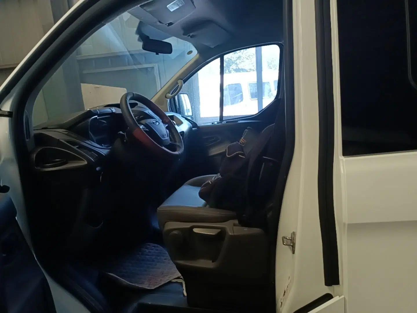 Ford Transit 2019 2.0T Diesel Commercial & Travel Mid-axle Mid-roof 9-Seater China VI — миниатюра 22