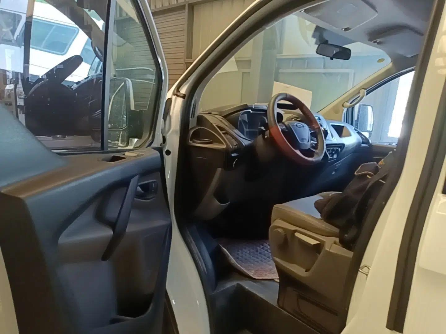 Ford Transit 2019 2.0T Diesel Commercial & Travel Mid-axle Mid-roof 9-Seater China VI — миниатюра 23