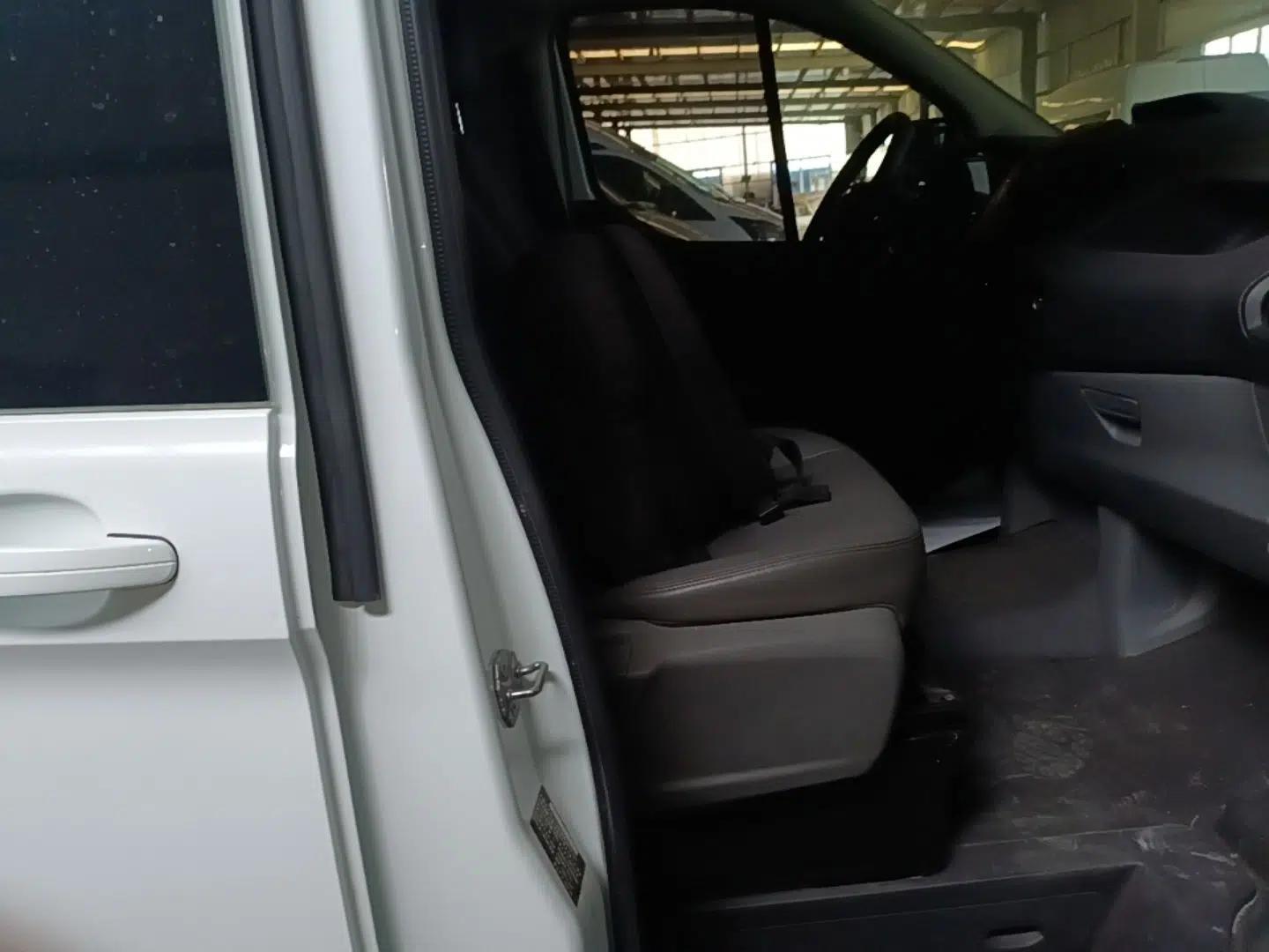 Ford Transit 2021 2.0T Diesel Manual Advanced Commercial Traveler Mid-Chassis Mid-Roof 9-Seater China VI — миниатюра 19