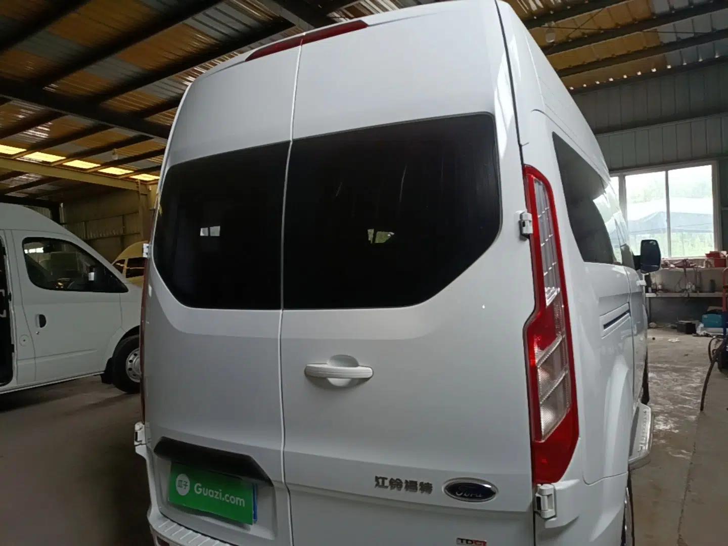 Ford Transit 2021 2.0T Diesel Manual Advanced Commercial Traveler Mid-Chassis Mid-Roof 9-Seater China VI — миниатюра 5