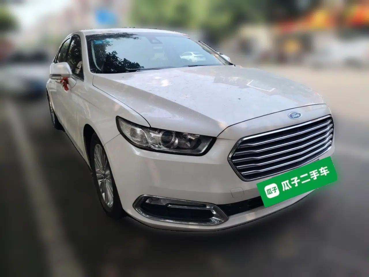 Ford Taurus 2017 EcoBoost 245 Fashion Edition — миниатюра 3