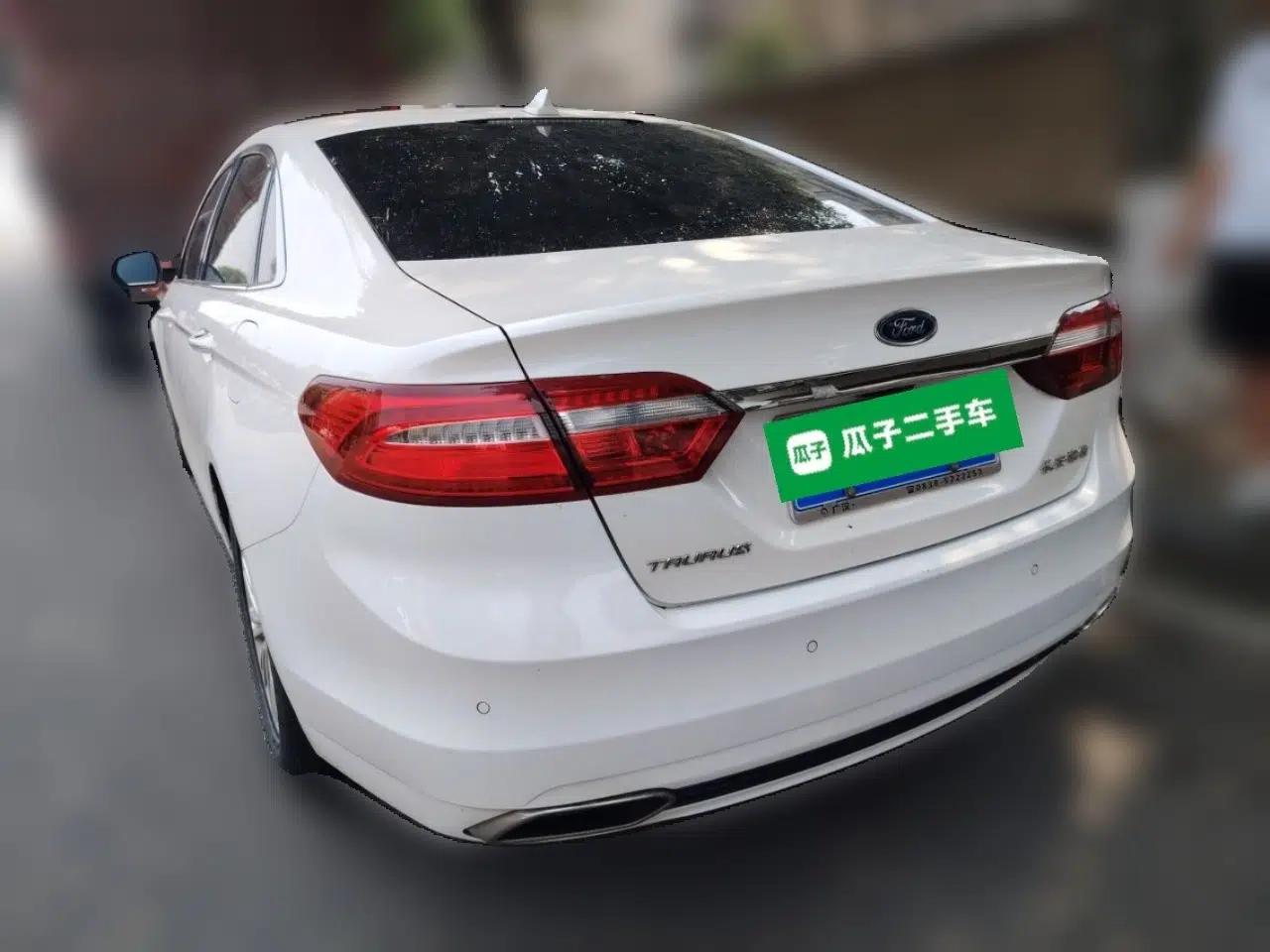 Ford Taurus 2017 EcoBoost 245 Fashion Edition — миниатюра 4