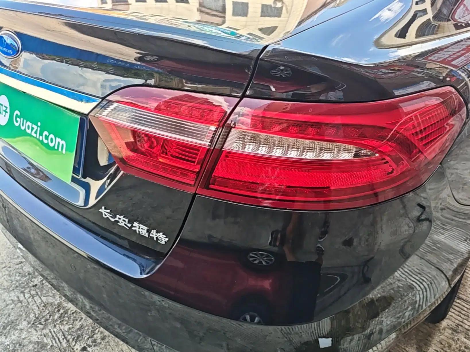 Ford Taurus 2015 EcoBoost 245 Fashion Edition — миниатюра 9