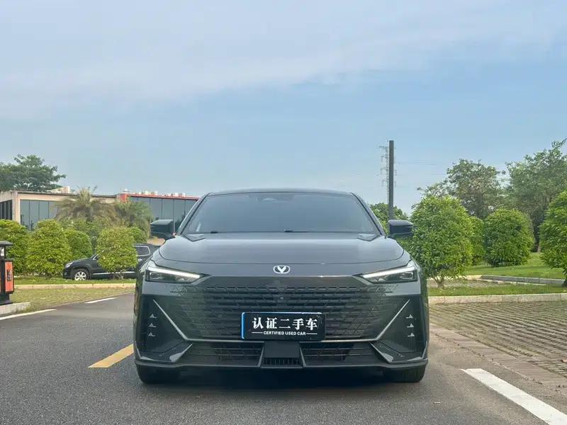 Changan UNI-V 2022 1.5T Smart Navigation Edition — миниатюра 2