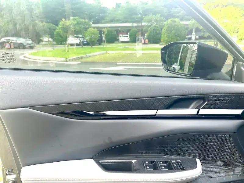 Changan UNI-V 2022 1.5T Smart Navigation Edition — миниатюра 10