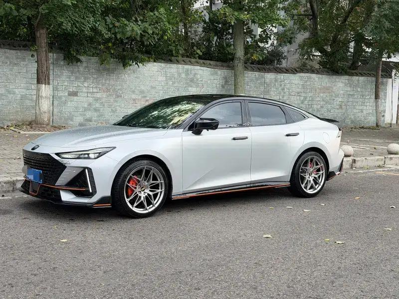 Changan UNI-V 2023 1.5T Sport Edition — миниатюра 1