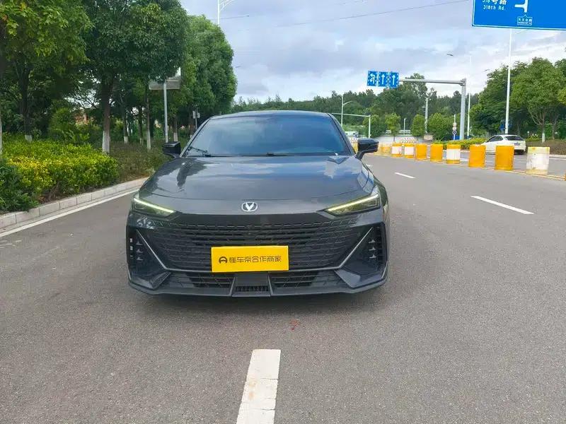 Changan UNI-V 2022 1.5T Premium Edition — миниатюра 2