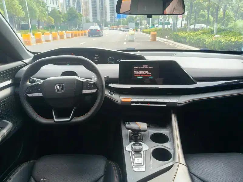 Changan UNI-V 2022 1.5T Premium Edition — миниатюра 8