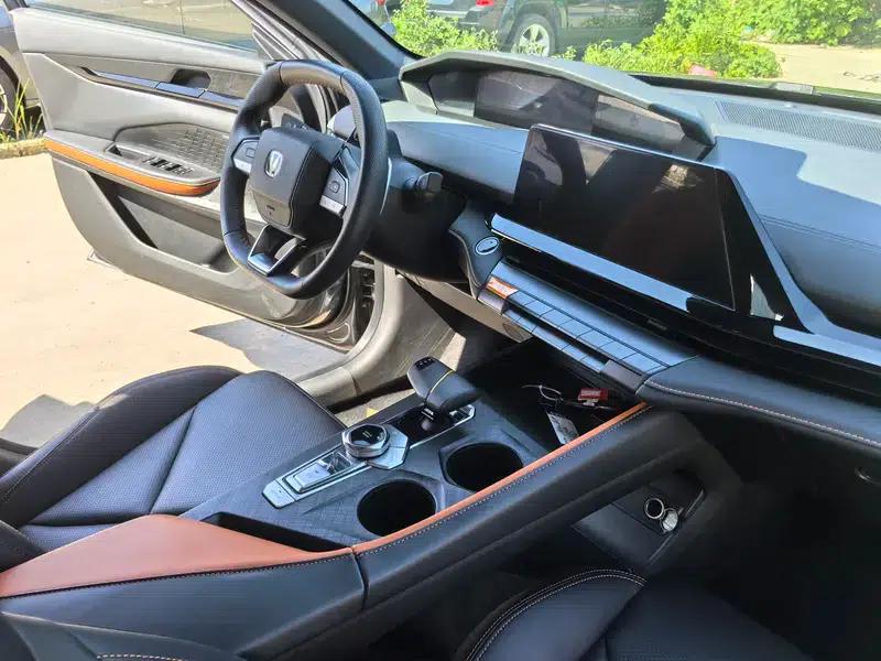 Changan UNI-V 2022 1.5T Premium Edition — миниатюра 11