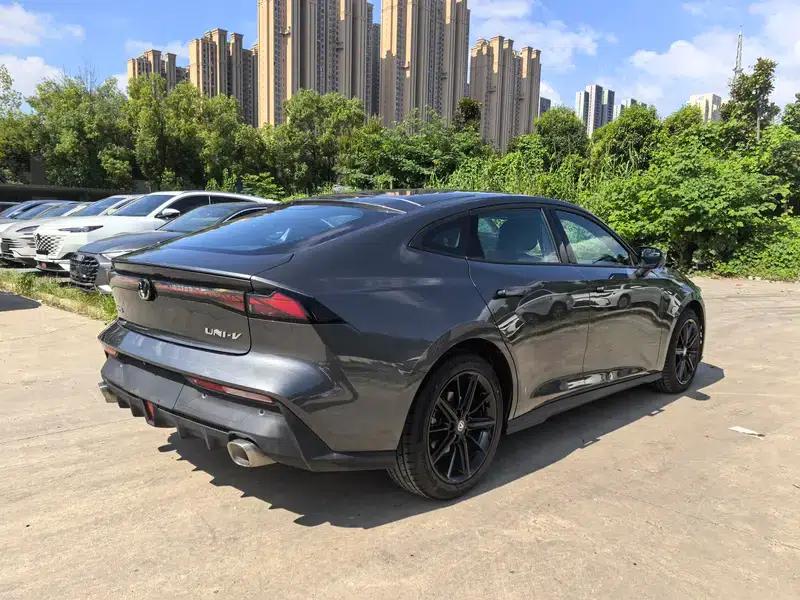 Changan UNI-V 2022 1.5T Premium Edition — миниатюра 6