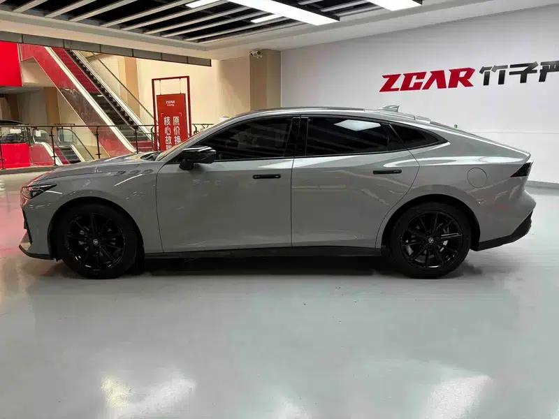 Changan UNI-V 2022 1.5T Premium Edition — миниатюра 4