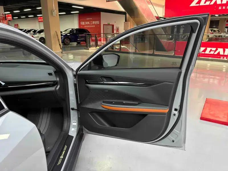 Changan UNI-V 2022 1.5T Premium Edition — миниатюра 42