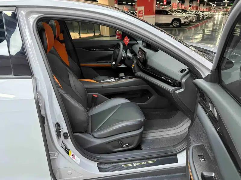 Changan UNI-V 2022 1.5T Premium Edition — миниатюра 46