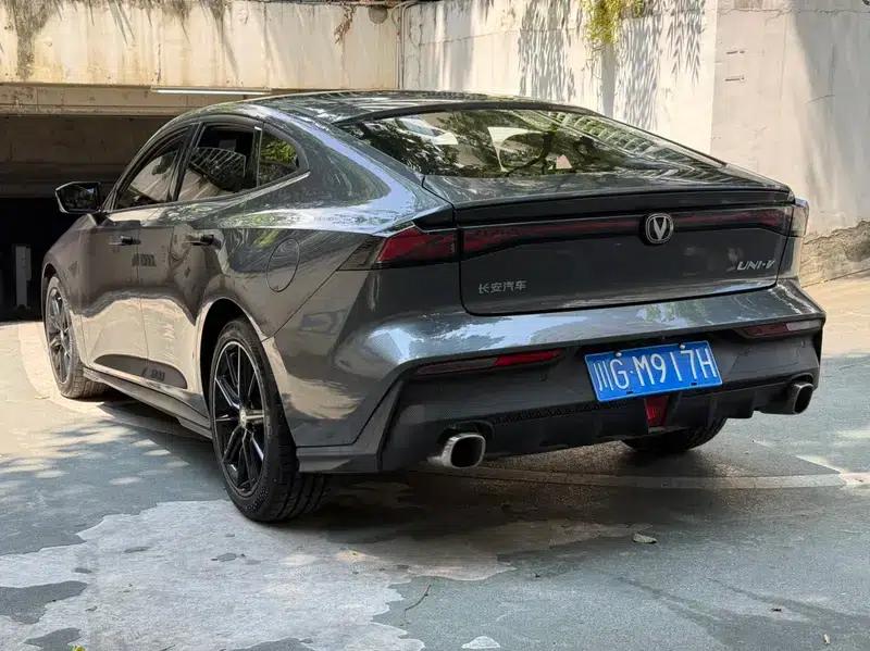 Changan UNI-V 2023 1.5T Premium Edition — миниатюра 4
