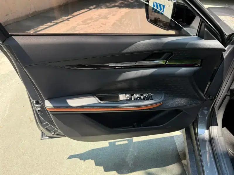 Changan UNI-V 2023 1.5T Premium Edition — миниатюра 9