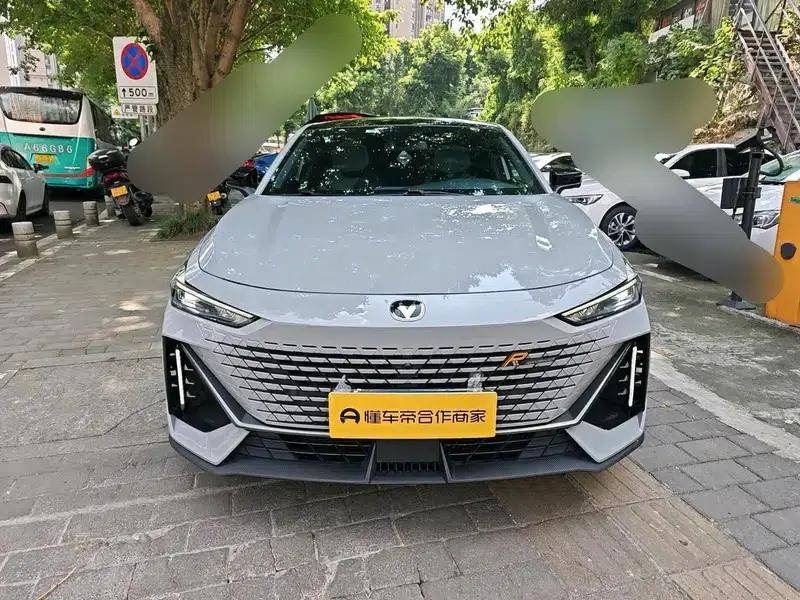 Changan UNI-V 2022 1.5T Premium Edition — миниатюра 2