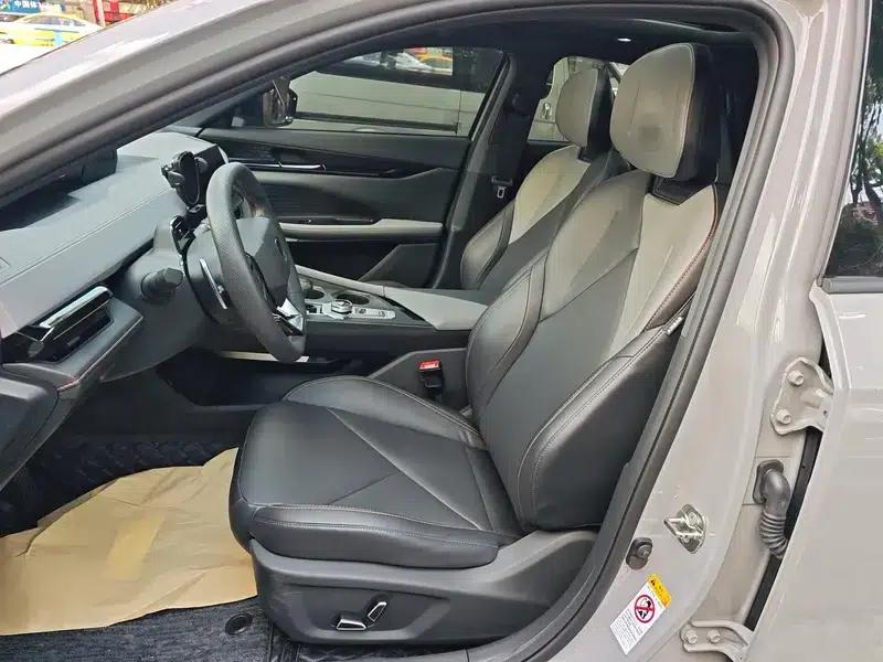 Changan UNI-V 2022 1.5T Premium Edition — миниатюра 12