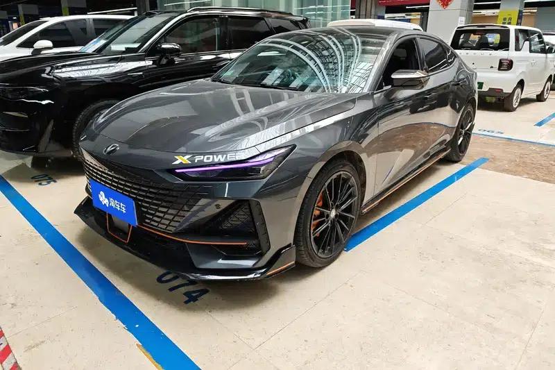 Changan UNI-V 2022 1.5T Sport Edition — миниатюра 1