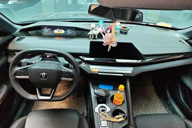 Changan UNI-V 2022 1.5T Sport Edition — миниатюра 13