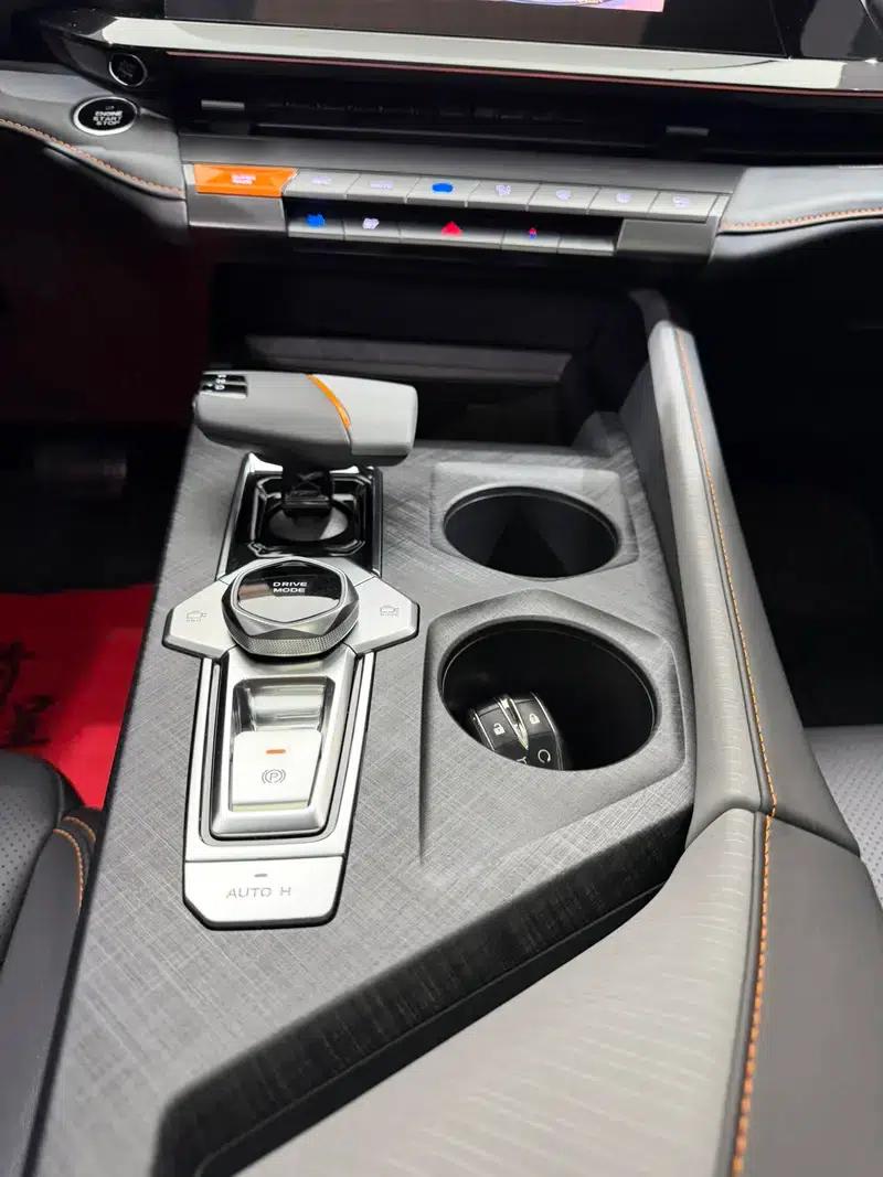 Changan UNI-V 2022 1.5T Smart Navigation Edition — миниатюра 14