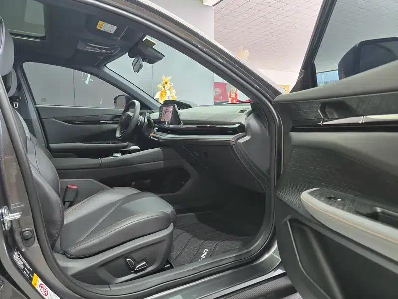 Changan UNI-V 2022 1.5T Smart Navigation Edition — миниатюра 19