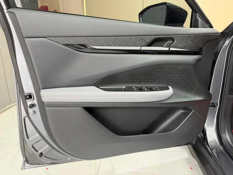 Changan UNI-V 2022 1.5T Smart Navigation Edition — миниатюра 8