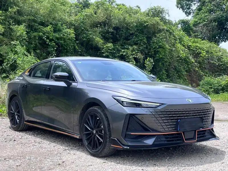 Changan UNI-V 2022 1.5T Sport Edition — миниатюра 3