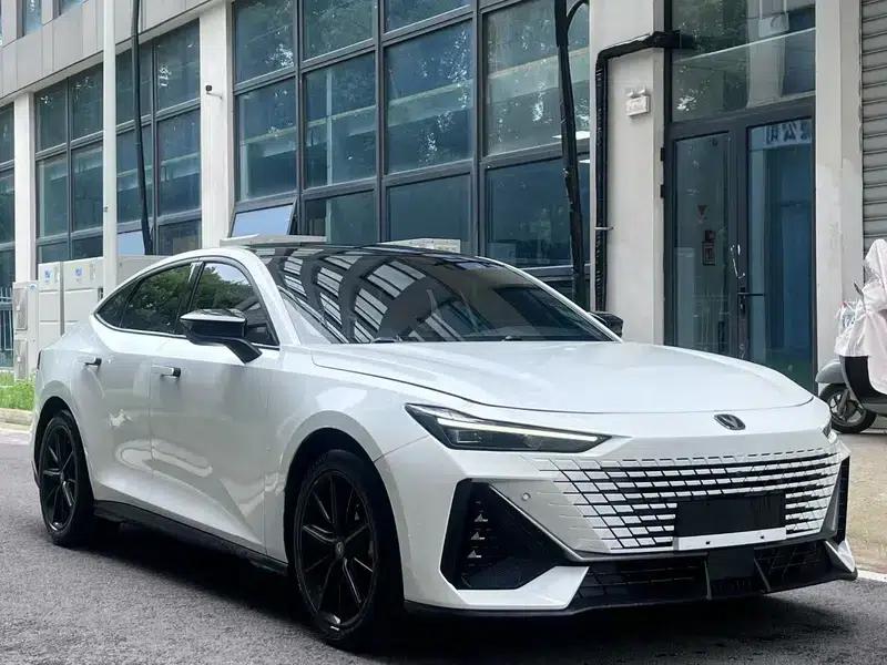 Changan UNI-V 2022 1.5T Premium Edition — миниатюра 3