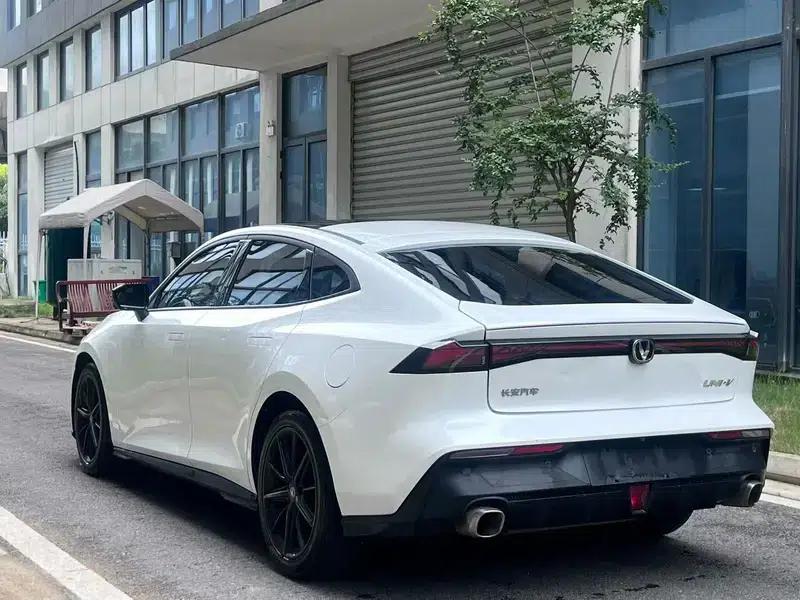 Changan UNI-V 2022 1.5T Premium Edition — миниатюра 4