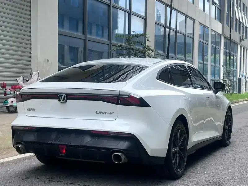 Changan UNI-V 2022 1.5T Premium Edition — миниатюра 6