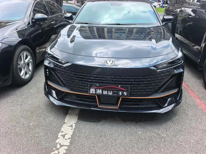 Changan UNI-V 2023 1.5T Premium Edition — миниатюра 2