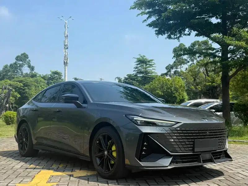 Changan UNI-V 2022 1.5T Smart Navigation Edition — миниатюра 3