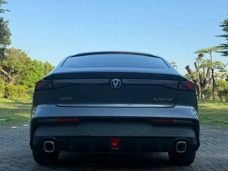 Changan UNI-V 2022 1.5T Smart Navigation Edition — миниатюра 5