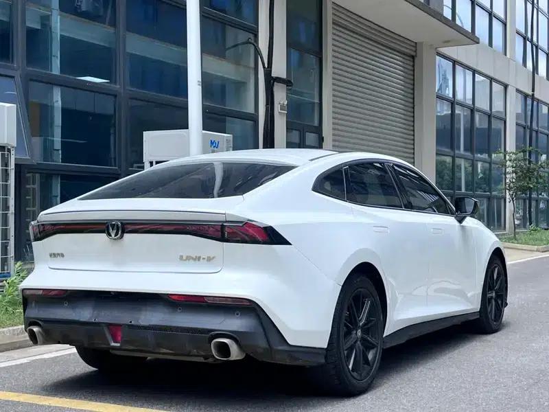 Changan UNI-V 2022 1.5T Premium Edition — миниатюра 6