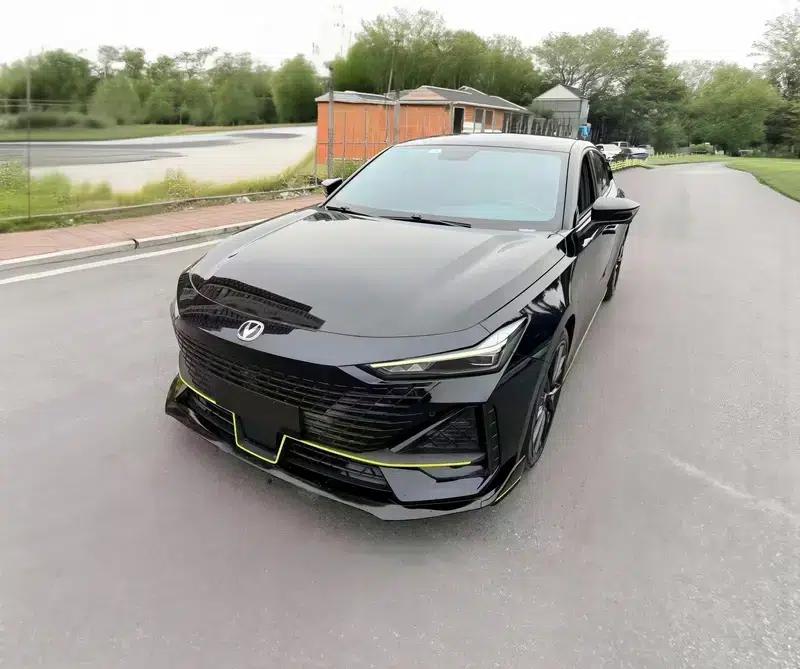 Changan UNI-V 2022 1.5T Sport Edition — миниатюра 1