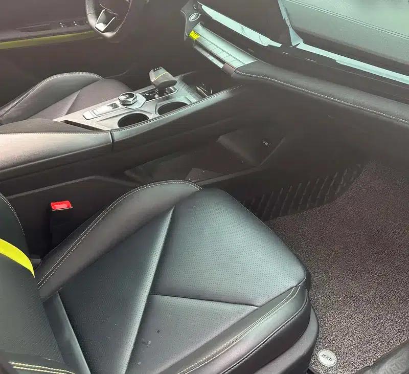 Changan UNI-V 2022 1.5T Sport Edition — миниатюра 3