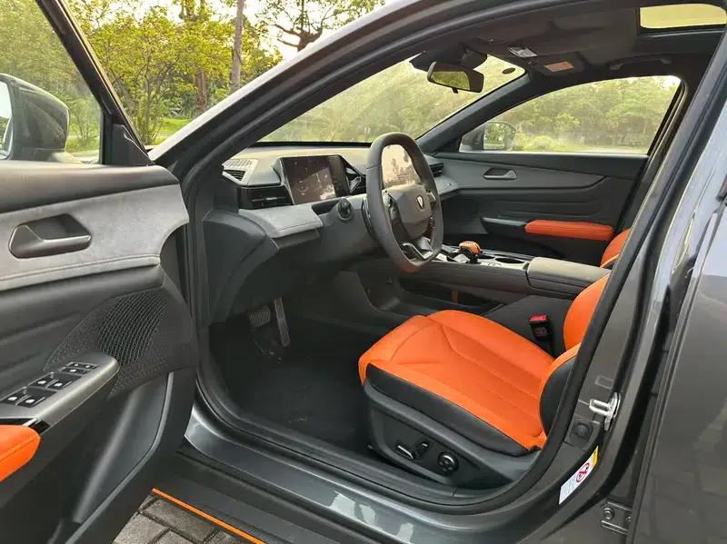 Changan UNI-V 2025 Model, Third Generation, 2.0T Sport Edition — миниатюра 13