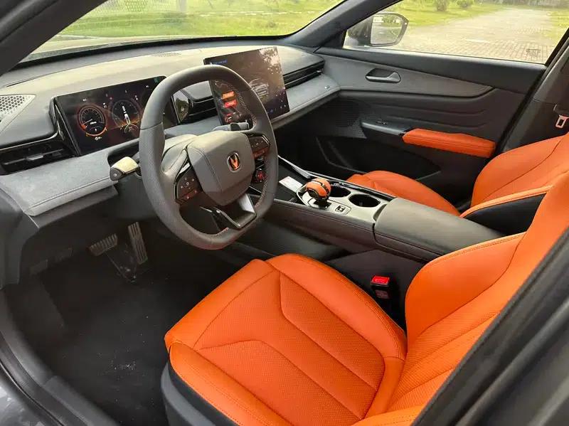 Changan UNI-V 2025 Model, Third Generation, 2.0T Sport Edition — миниатюра 15