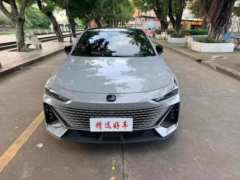Changan UNI-V 2022 1.5T Premium Edition — миниатюра 2