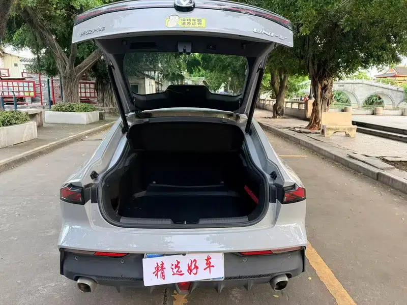 Changan UNI-V 2022 1.5T Premium Edition — миниатюра 13