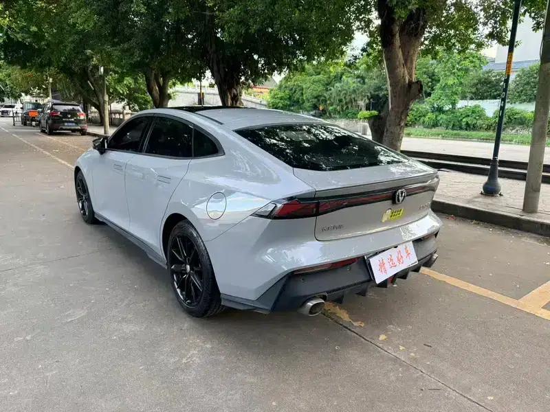 Changan UNI-V 2022 1.5T Premium Edition — миниатюра 5