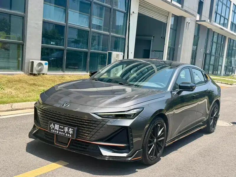 Changan UNI-V 2022 1.5T Sport Edition — миниатюра 1