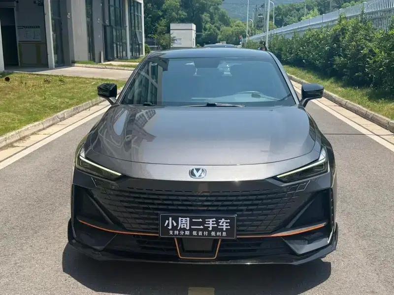 Changan UNI-V 2022 1.5T Sport Edition — миниатюра 2