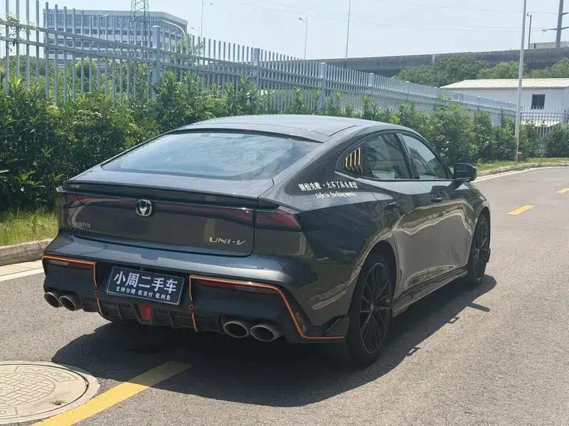 Changan UNI-V 2022 1.5T Sport Edition — миниатюра 6