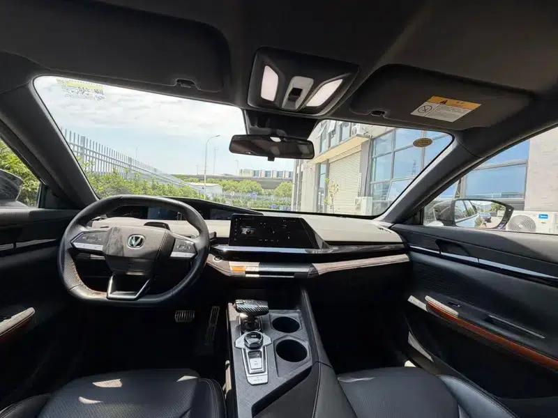 Changan UNI-V 2022 1.5T Sport Edition — миниатюра 8
