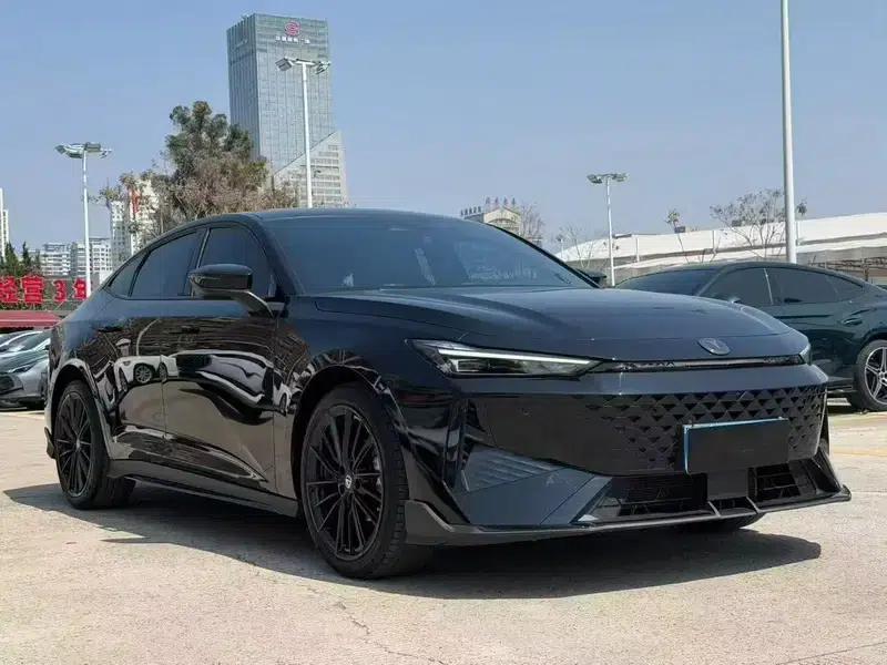 Changan UNI-V 2025 1.5T 500Bar Premium Edition — миниатюра 3