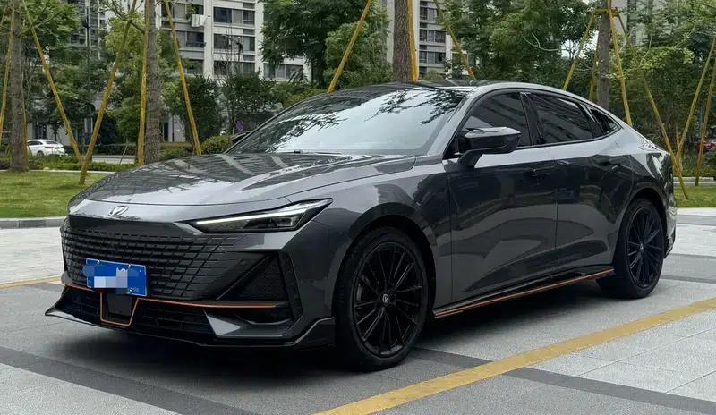 Changan UNI-V 2023 1.5T Sport Edition — миниатюра 1