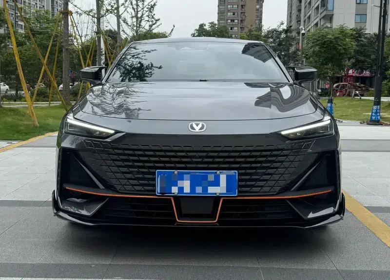 Changan UNI-V 2023 1.5T Sport Edition — миниатюра 2
